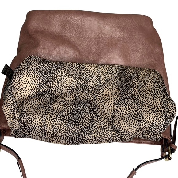 NEW Medium Chocolate Brown Large Hobo Style Silhouette Gold Accents 13”x5.5”x14” - Picture 6 of 11